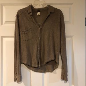 Long sleeve button up tee